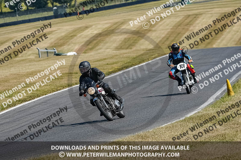 cadwell park;cadwell park photographs;cadwell trackday photographs;enduro digital images;event digital images;eventdigitalimages;peter wileman photography;racing digital images;trackday digital images;trackday photos